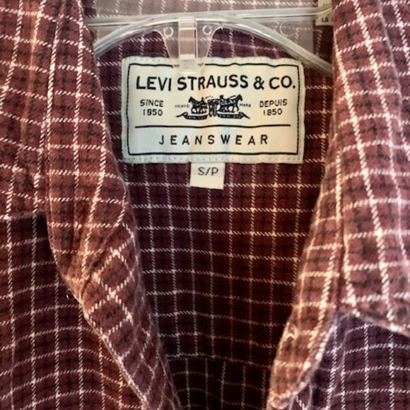 Levis Button Down Long Sleeve Burgundy Blouse - Picture 3 of 5